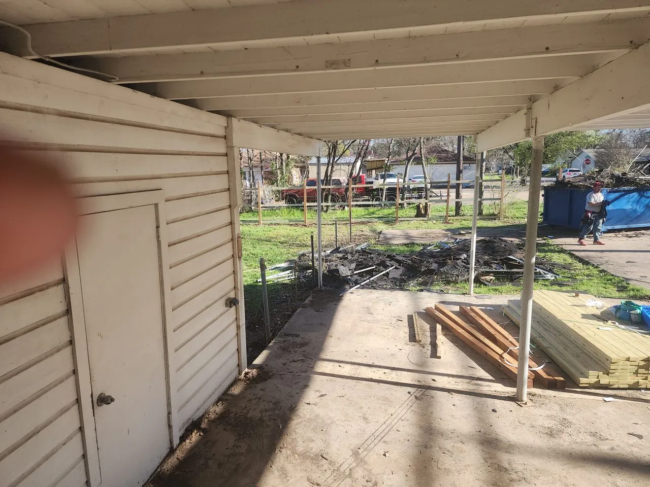 Ad Lib Family Construction patios & renovations: 01 framing start