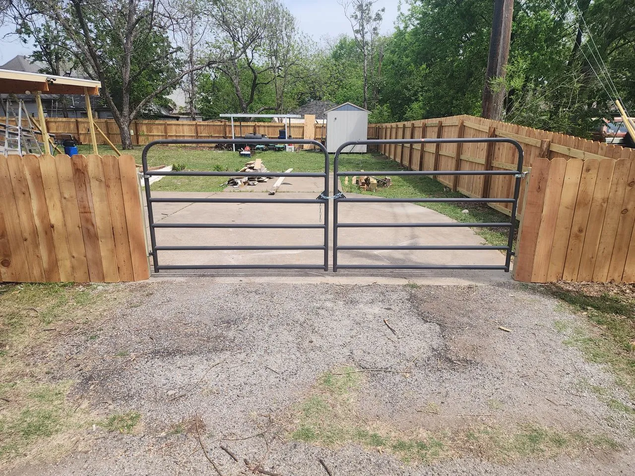 Ad Lib Family Construction fencing: 02 privacy fence 2