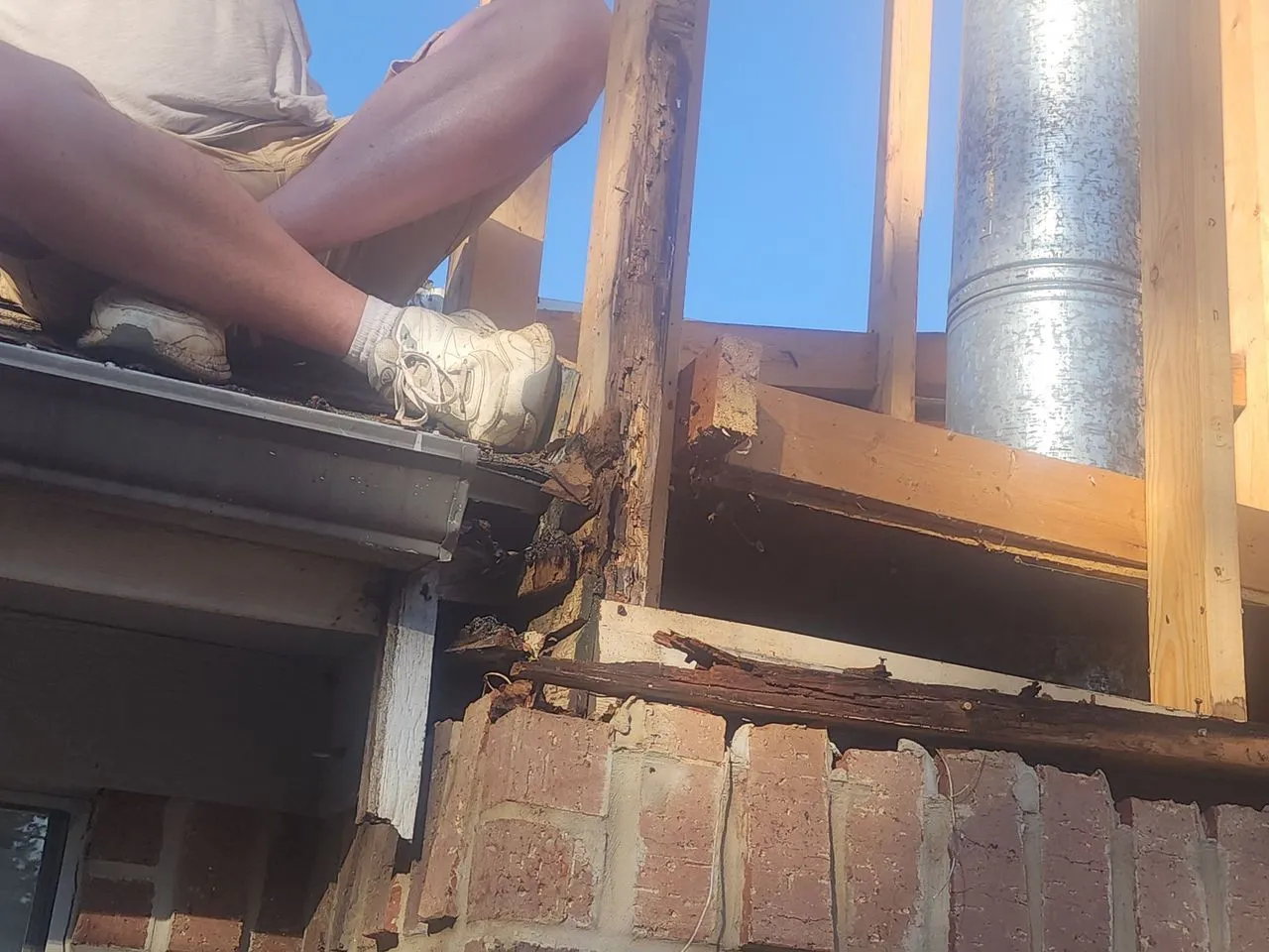Ad Lib Family Construction fascia & soffit repair: 08 rotted fascia before