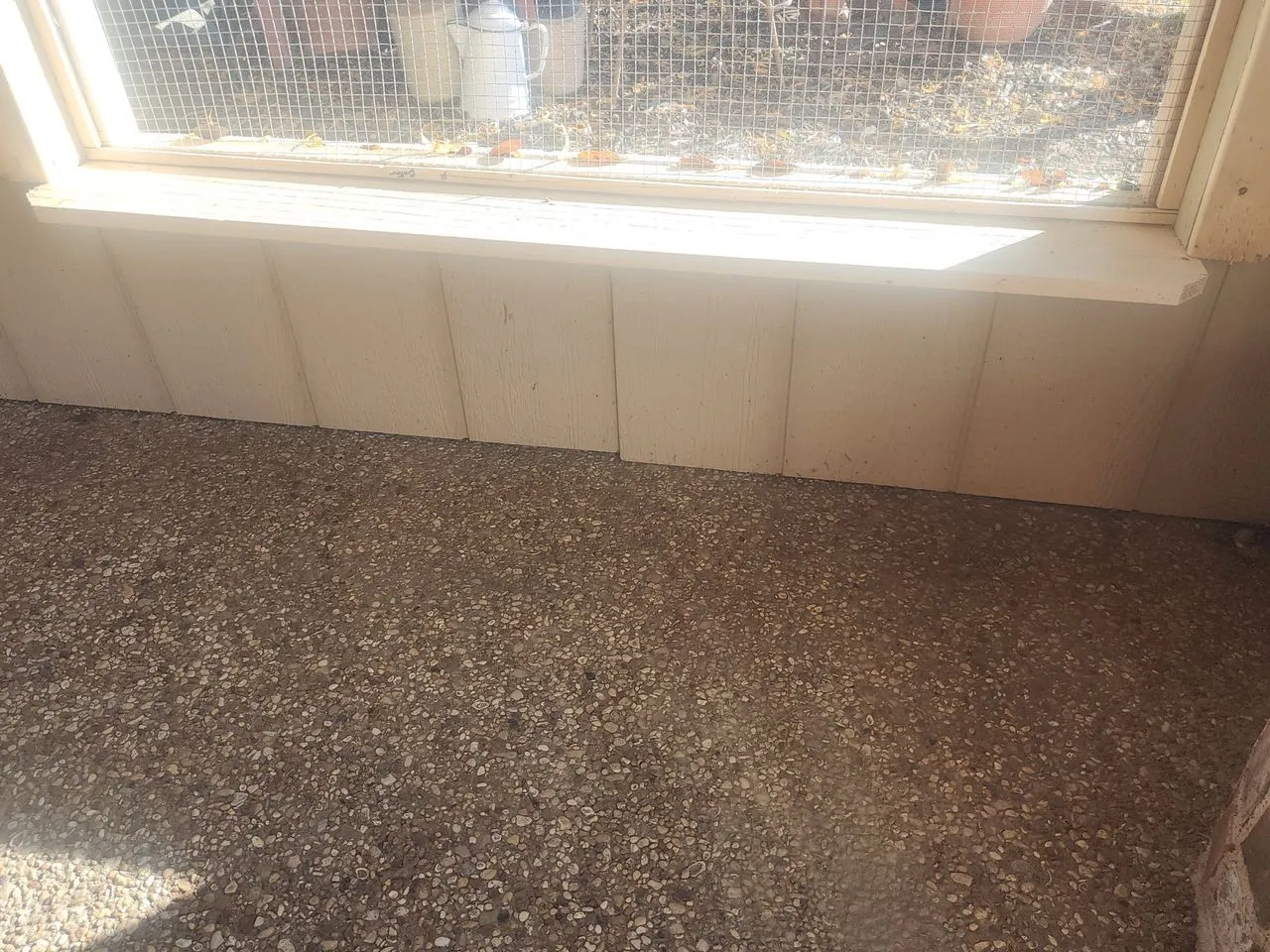 Ad Lib Family Construction patios & renovations: 09 screened porch interior