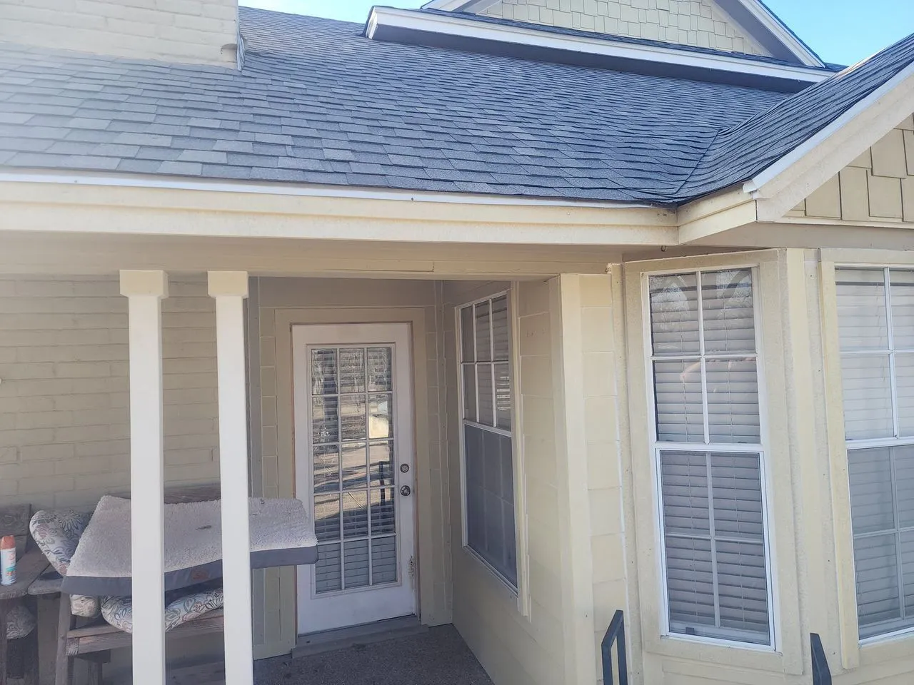 Ad Lib Family Construction patios & renovations: 14 covered porch french door